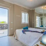 Luxury White With Sea View, Heated Pool 别墅 *