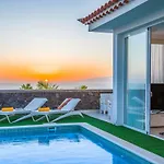 Luxury White With Sea View, Heated Pool 别墅 阿德耶