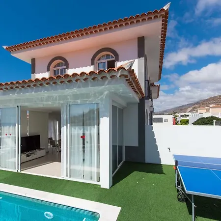 Luxury White With Sea View, Heated Pool فيلة أذيخي