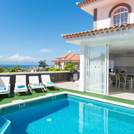 Luxury White With Sea View, Heated Pool Вилла
