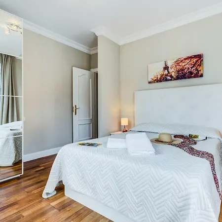 Вилла Luxury White With Sea View, Heated Pool