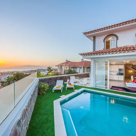 Luxury White With Sea View, Heated Pool *