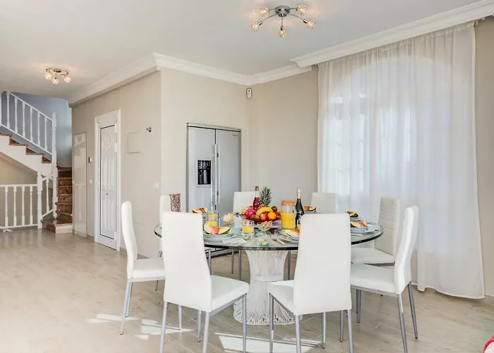 Willa Luxury White With Sea View, Heated Pool Costa Adeje (Tenerife)