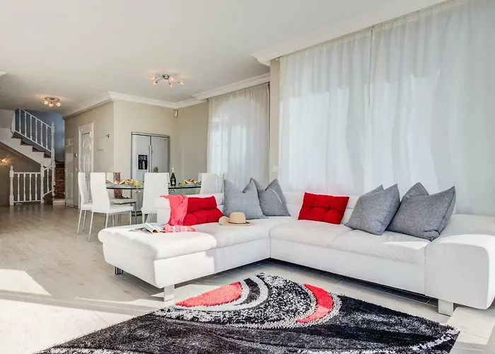 Luxury White With Sea View, Heated Pool Willa