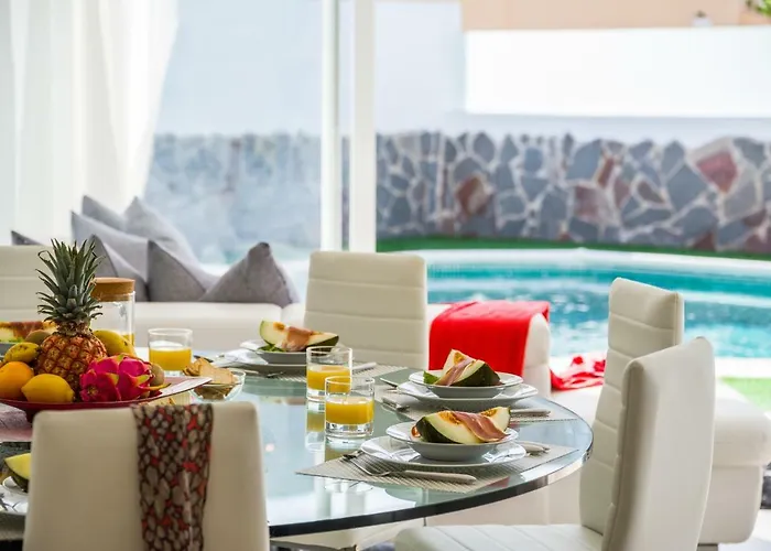 Luxury White With Sea View, Heated Pool Willa *