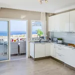 Luxury White With Sea View, Heated Pool Villa