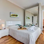 Вілла Luxury White With Sea View, Heated Pool Адехе