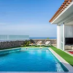 Luxury White With Sea View, Heated Pool * アデヘ