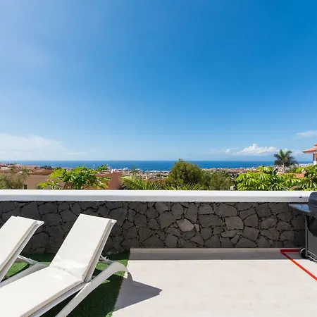 Luxury White With Sea View, Heated Pool וילה