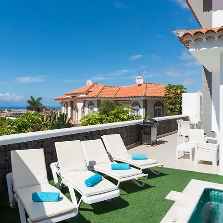 Luxury White With Sea View, Heated Pool Villa
