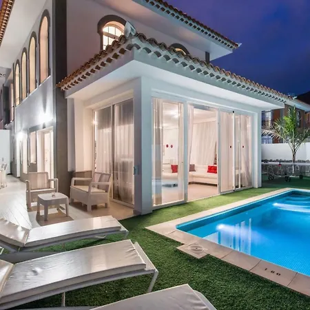 Villa Luxury White With Sea View, Heated Pool Costa Adeje
