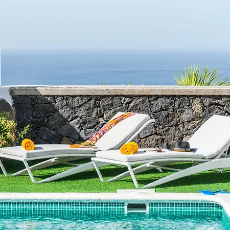 Luxury White With Sea View, Heated Pool וילה