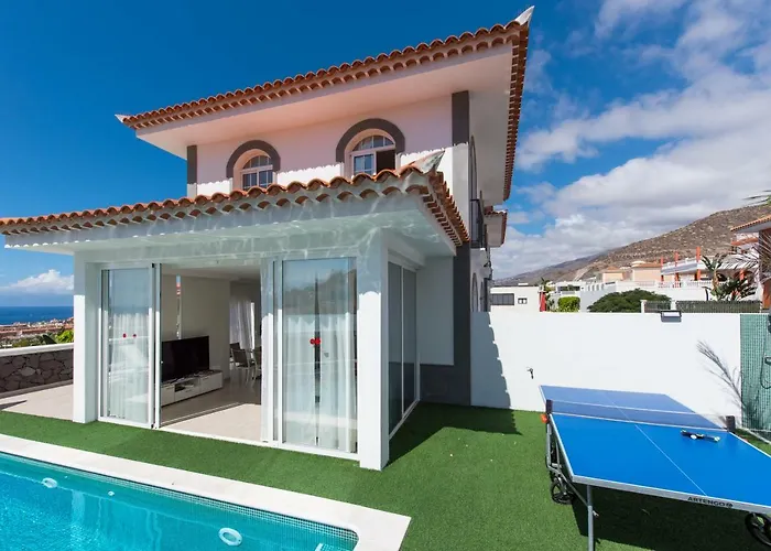Luxury White With Sea View, Heated Pool Вилла Адехе