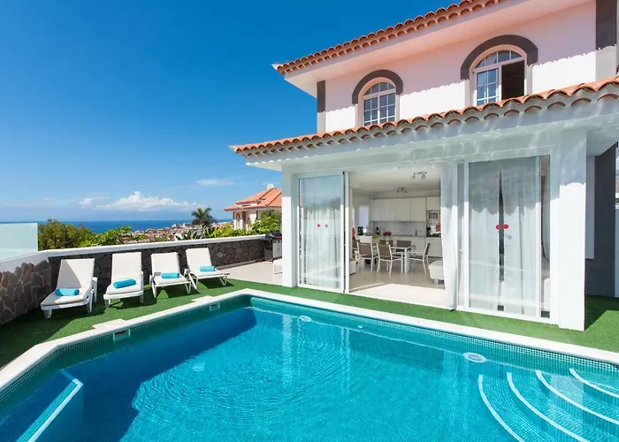 Luxury White With Sea View, Heated Pool Вилла Адехе