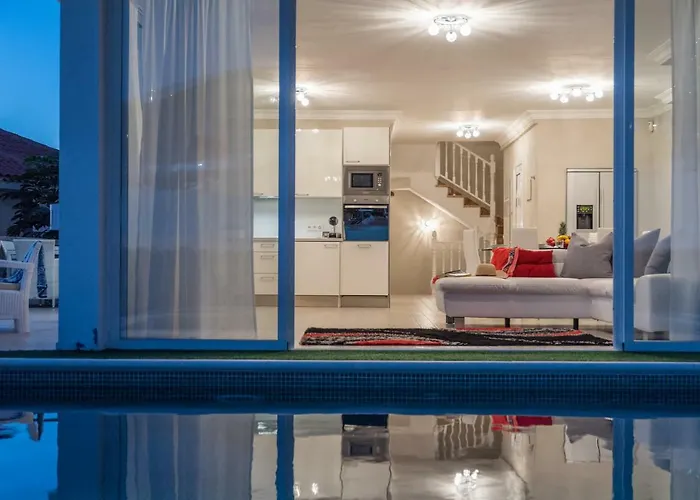 Luxury White With Sea View, Heated Pool Вилла *