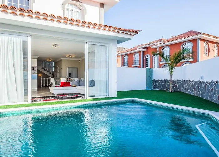 Luxury White With Sea View, Heated Pool Вилла Адехе