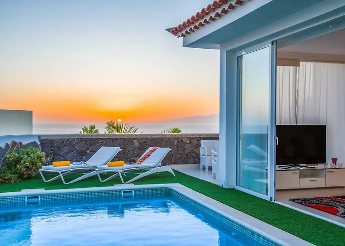 Luxury White With Sea View, Heated Pool Вилла Адехе